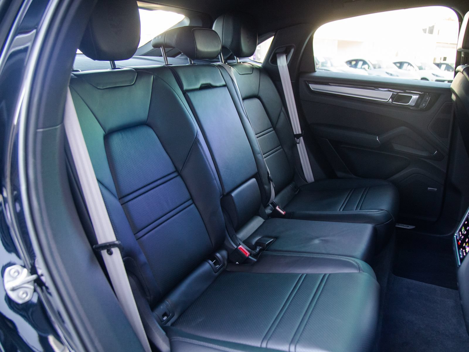 Certified 2023 Porsche Cayenne Platinum Edition AWD/4WD image 19