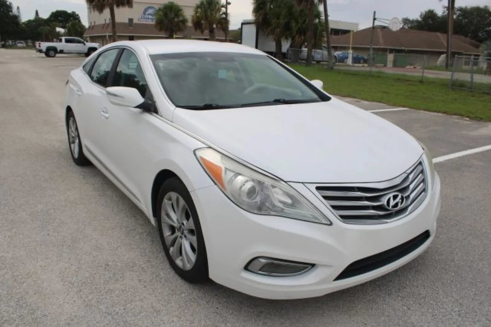 Used 2013 Hyundai Azera FWD image 33