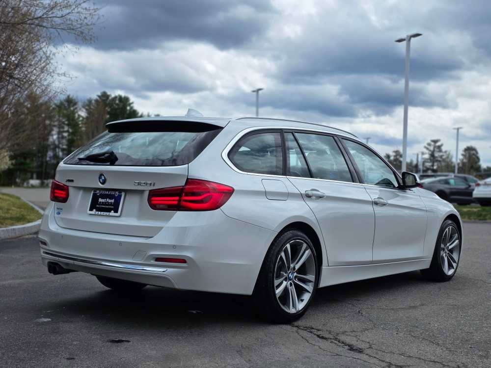 Used 2016 BMW 328i xDrive Wagon image 12