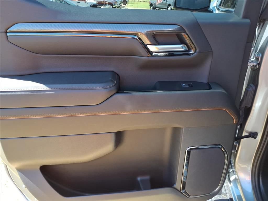 Used 2023 GMC Sierra 1500 AT4 w/ AT4 Premium Package image 10