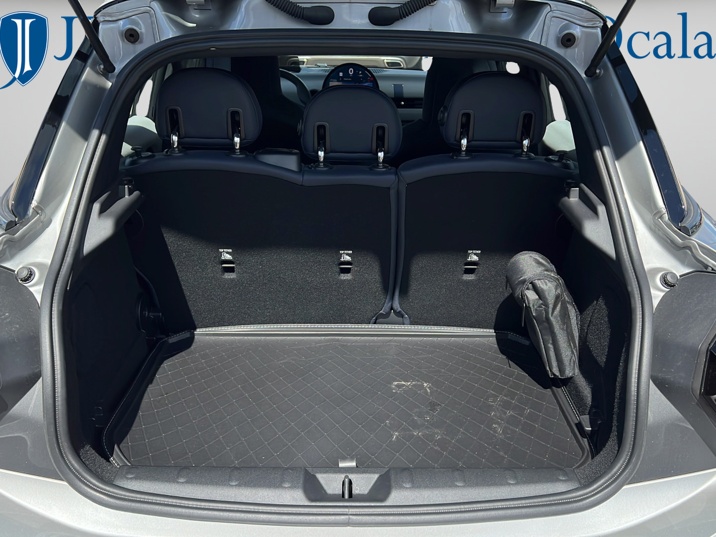 Used 2025 MINI Cooper 4-Door Hardtop FWD image 12