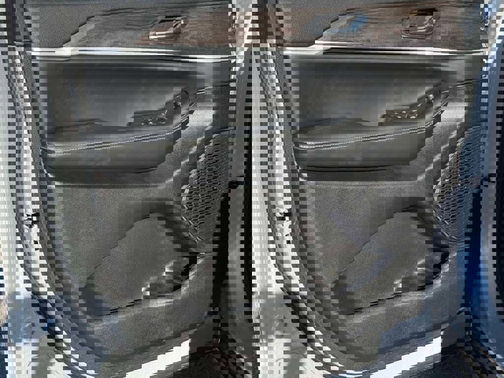 New 2026 Jeep Grand Cherokee Altitude image 19