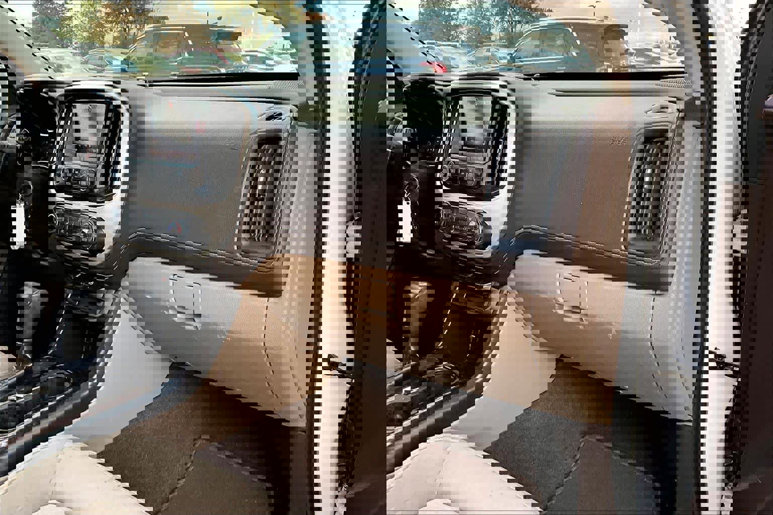 Used 2015 GMC Canyon SLE w/ SLE Convenience Package image 18