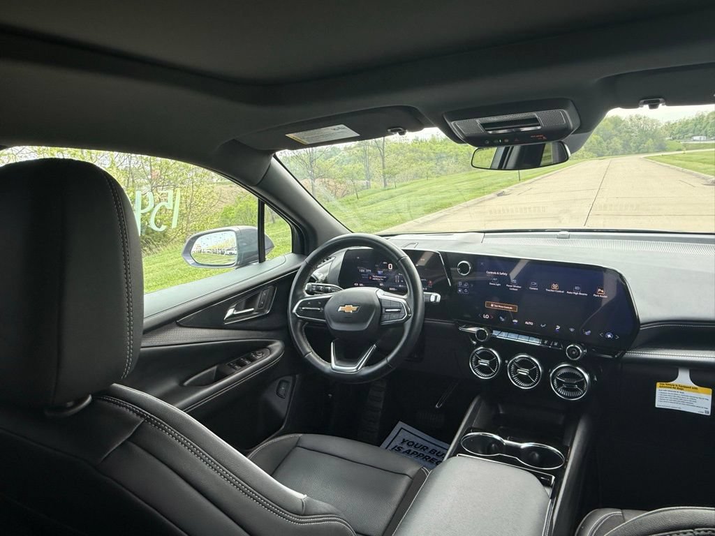 Used 2024 Chevrolet Blazer EV LT AWD/4WD image 19
