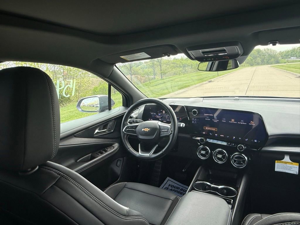 Used 2024 Chevrolet Blazer EV LT AWD/4WD image 19