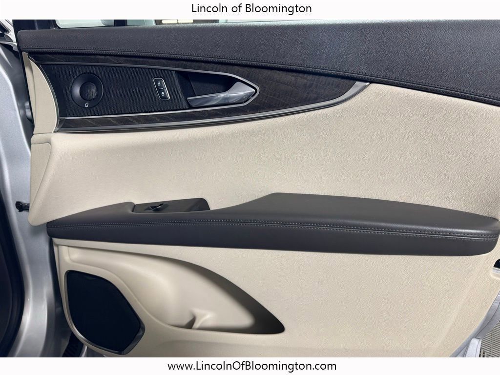 Used 2019 Lincoln Nautilus Reserve image 17