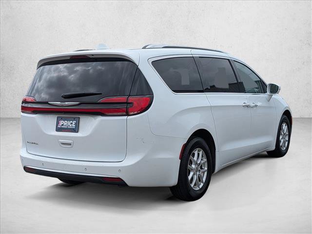 Used 2021 Chrysler Pacifica Touring-L w/ Uconnect Theater Family Group FWD video 3