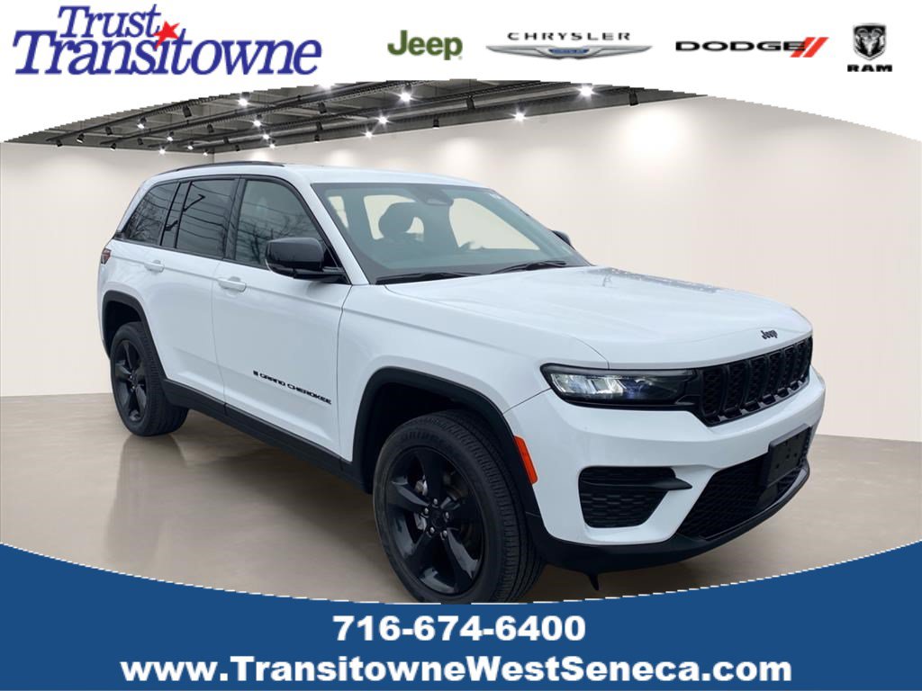 Used 2023 Jeep Grand Cherokee Altitude AWD/4WD image 1