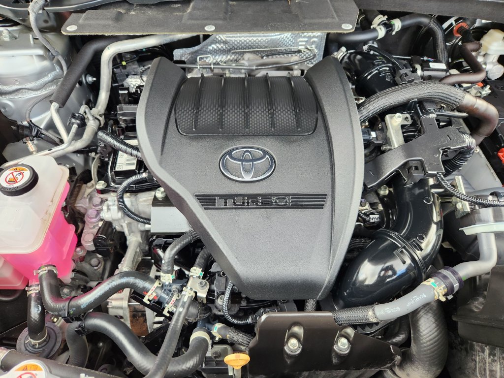 Used 2024 Toyota Grand Highlander AWD image 33
