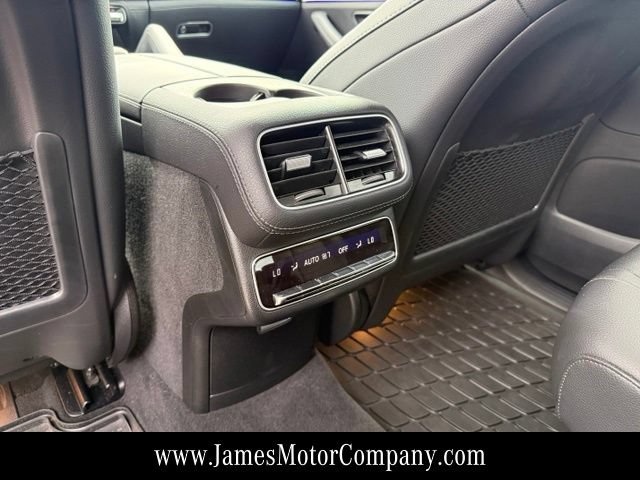 Used 2025 Mercedes-Benz GLS 450 4MATIC image 23