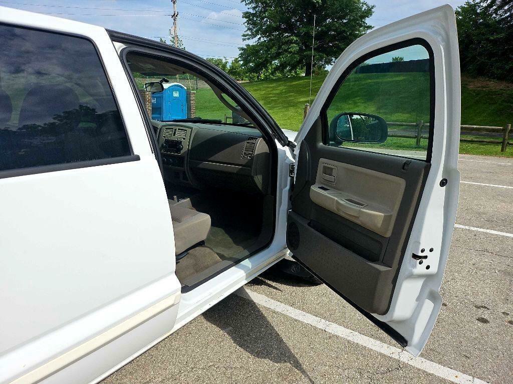 Used 2005 Dodge Dakota SLT w/ Trailer Tow Group image 17