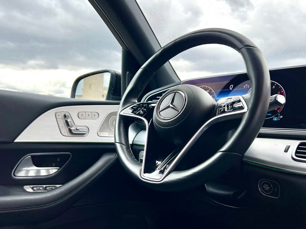 Certified 2025 Mercedes-Benz GLS 450 4MATIC image 11