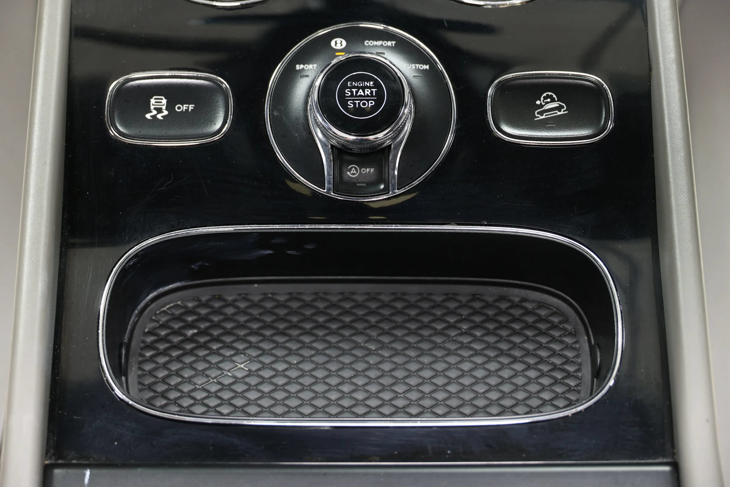 Used 2018 Bentley Bentayga Onyx Edition AWD/4WD image 49