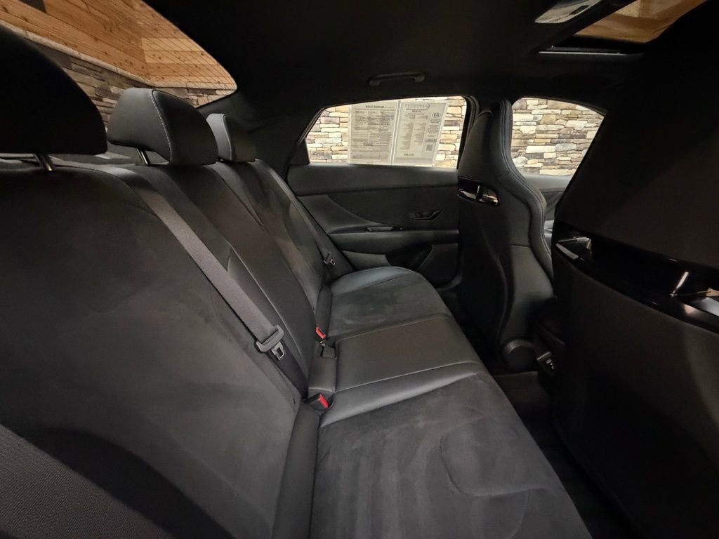 Certified 2024 Hyundai Elantra N image 30