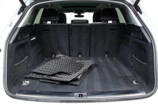 Used 2023 Audi Q5 e Premium Plus w/ Premium Plus Package image 27