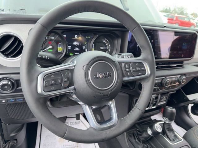 Used 2025 Jeep Wrangler Sahara 4xe image 26