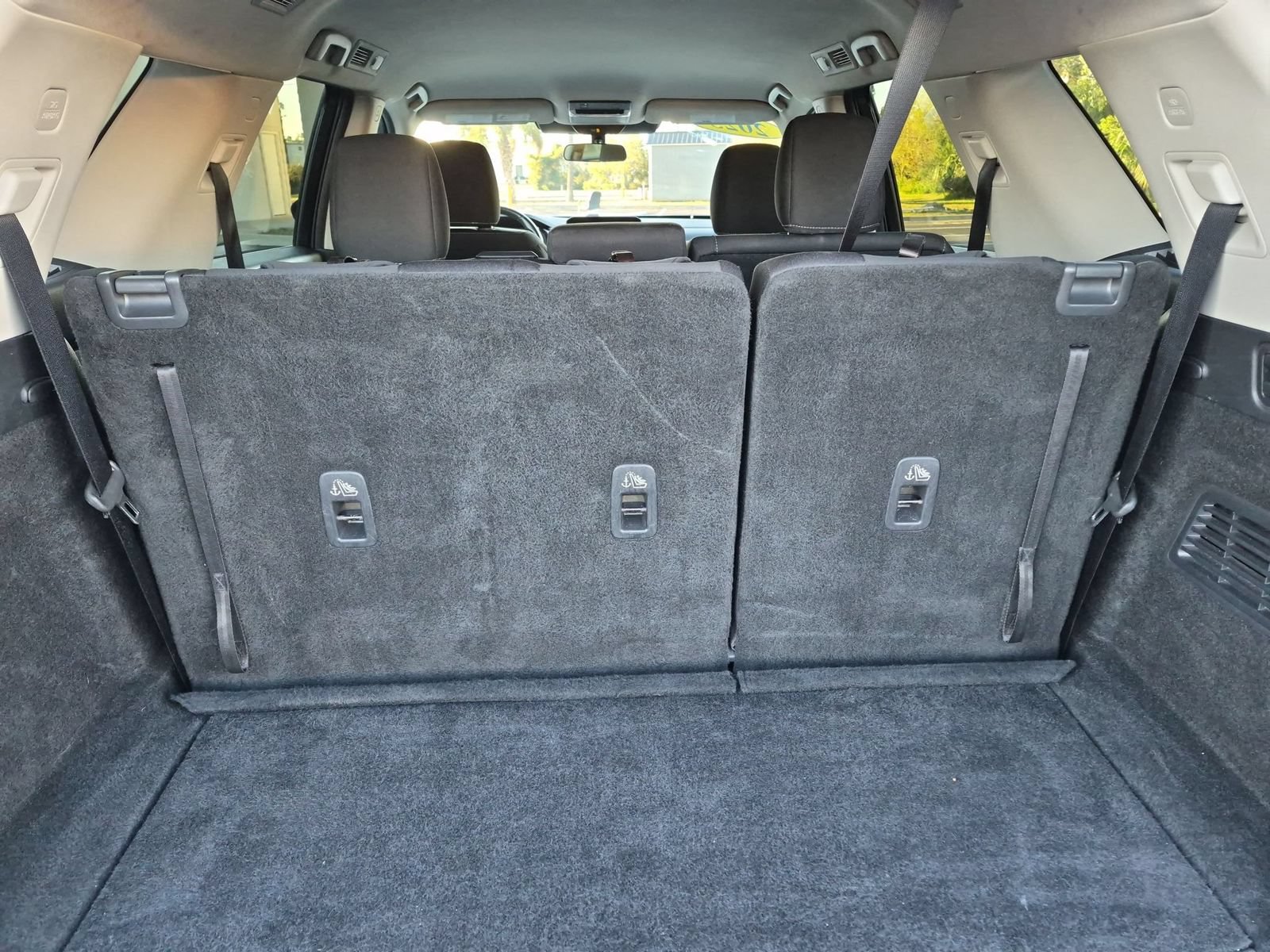 Used 2025 Nissan Pathfinder SV FWD image 6