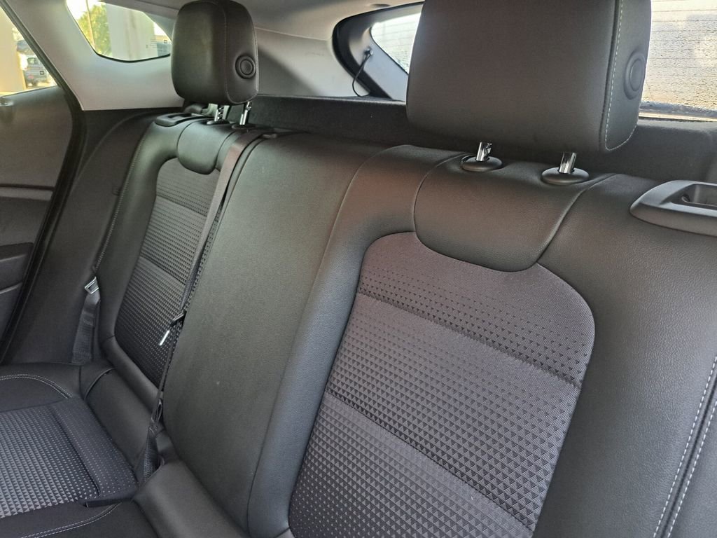 Used 2025 Chevrolet Trax LT image 23