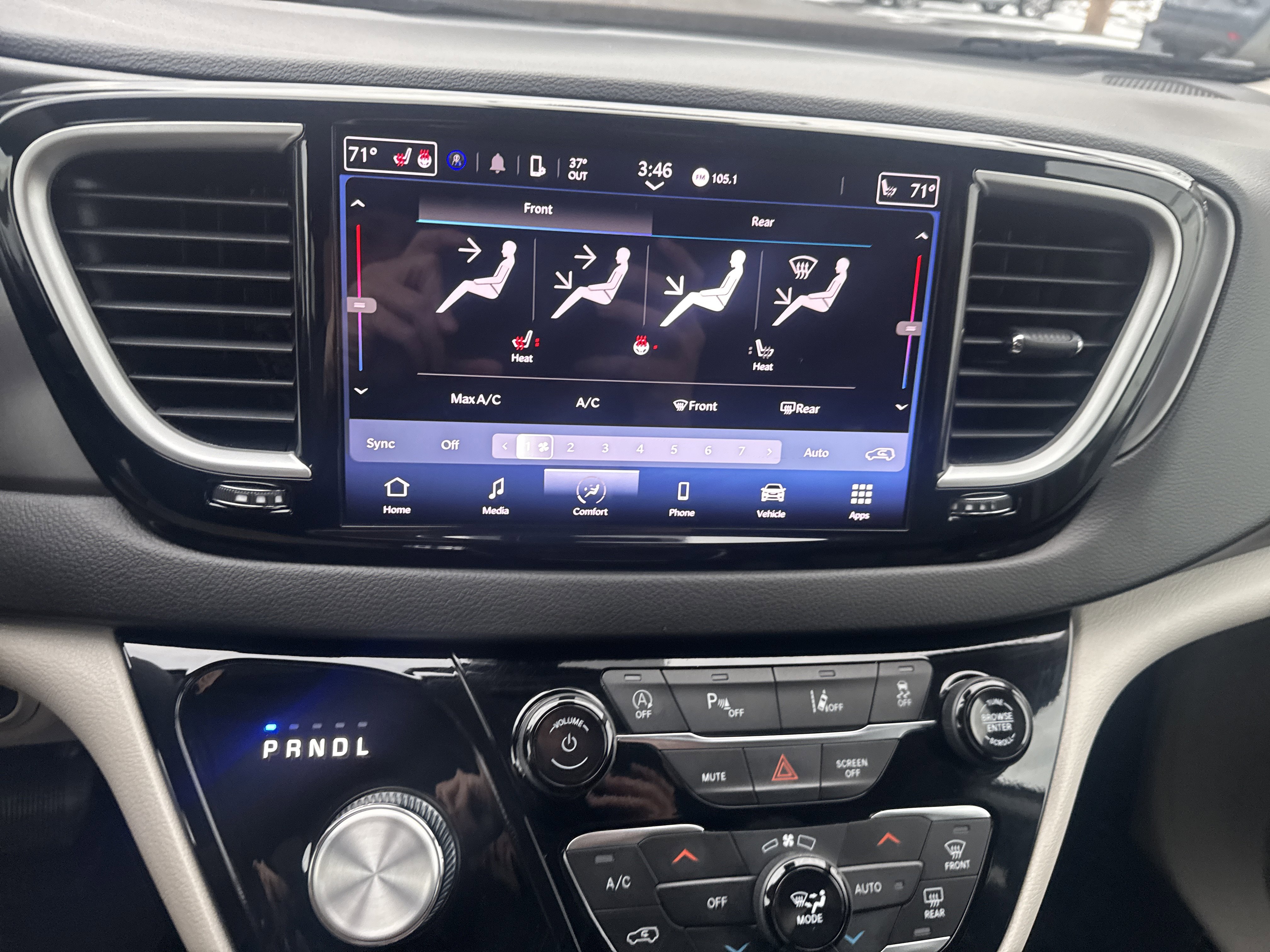 Used 2024 Chrysler Pacifica Touring-L image 24