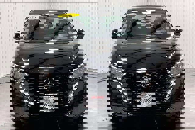 Used 2025 Nissan Sentra S image 2