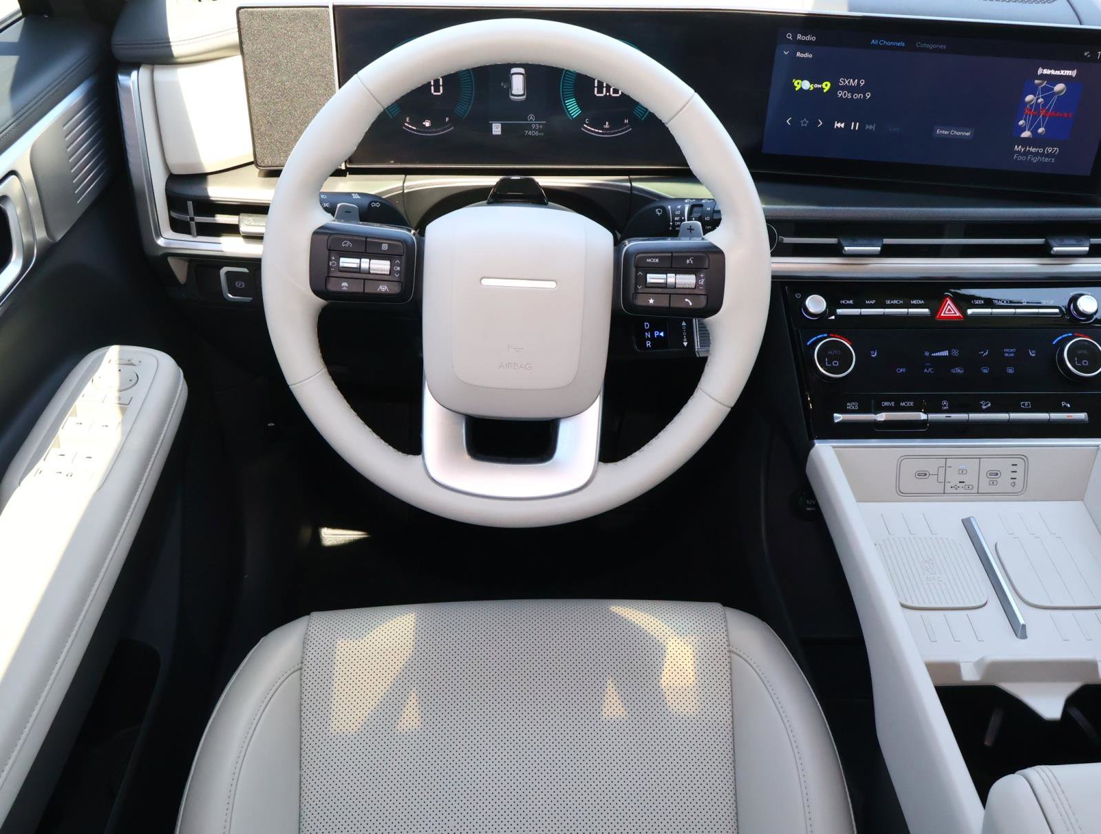 Used 2026 Hyundai Santa Fe SEL FWD image 8