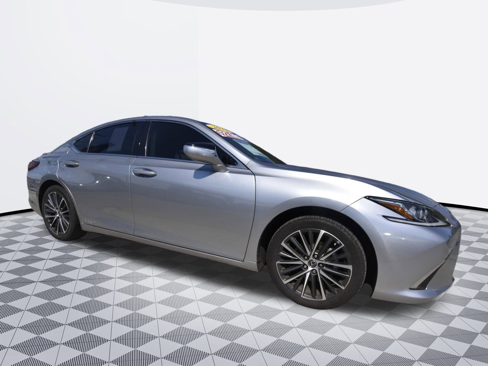 Used 2022 Lexus ES 300h w/ Premium Package image 3