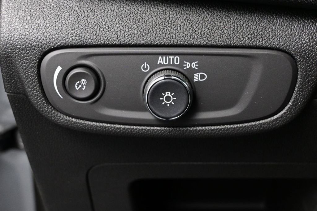 Used 2026 Chevrolet TrailBlazer LT w/ Midnight Edition FWD image 38