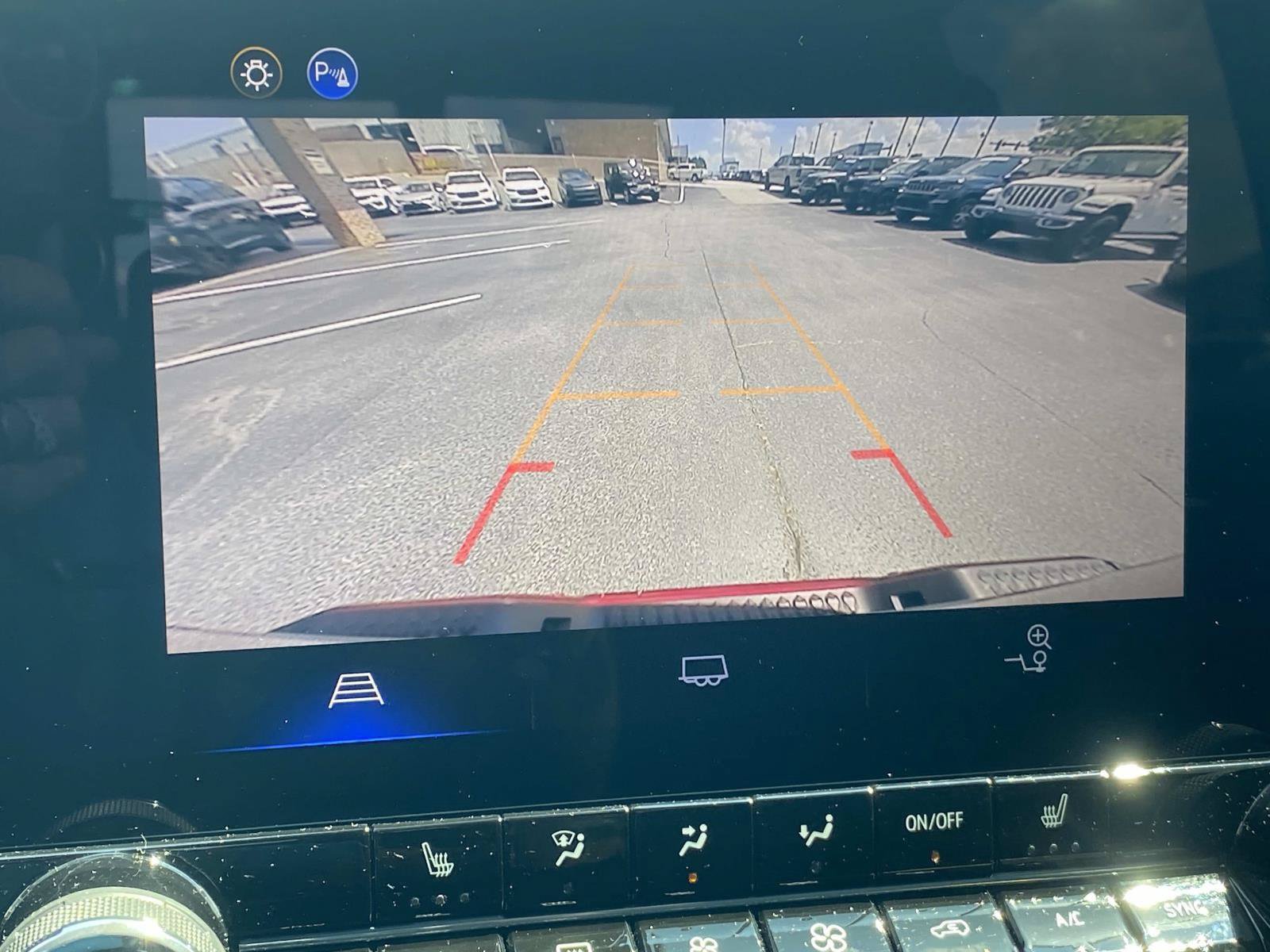 Used 2025 Chevrolet Colorado LT w/ Advanced Trailering Package RWD image 30