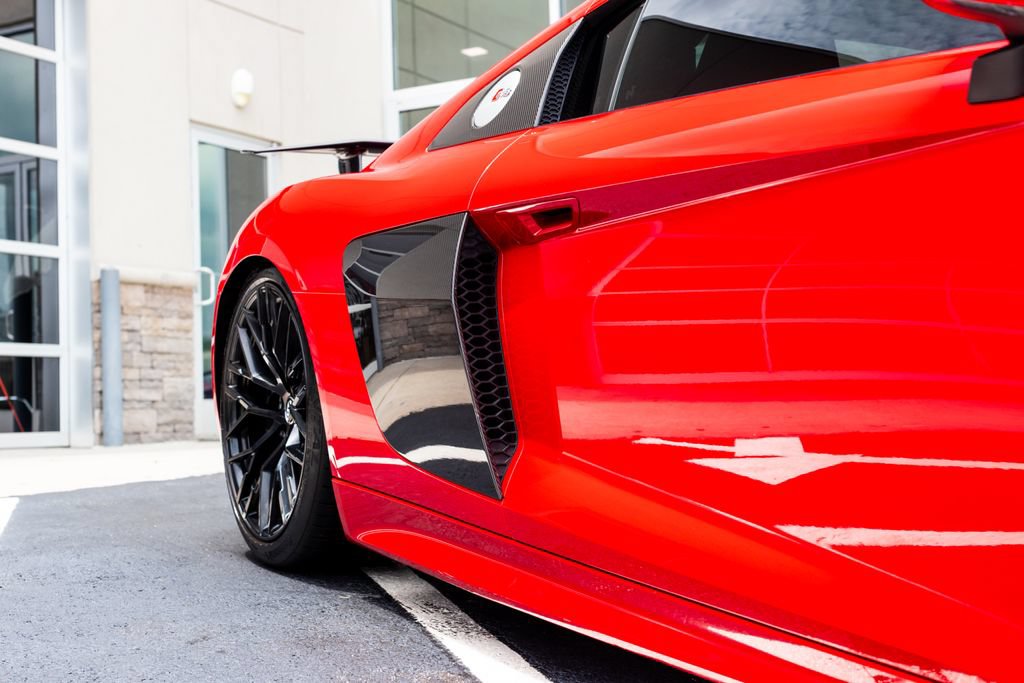 Used 2017 Audi R8 V10 w/ Carbon Exterior Package AWD/4WD image 12