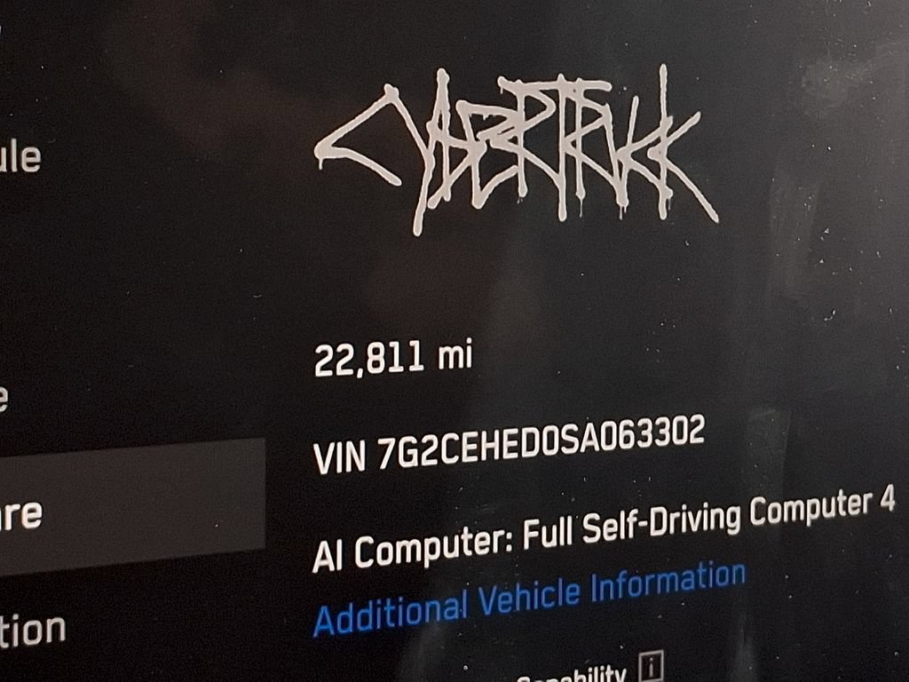 Used 2025 Tesla Cybertruck AWD Crew Cab image 21