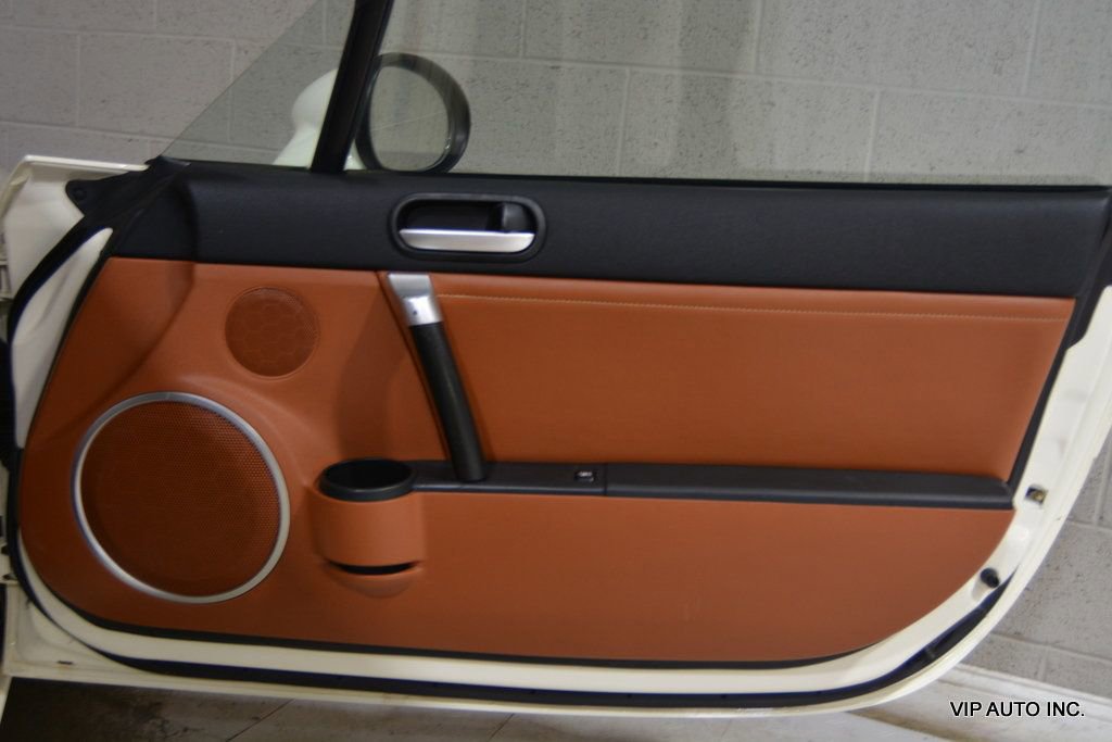 Used 2006 MAZDA MX-5 Miata Grand Touring image 8
