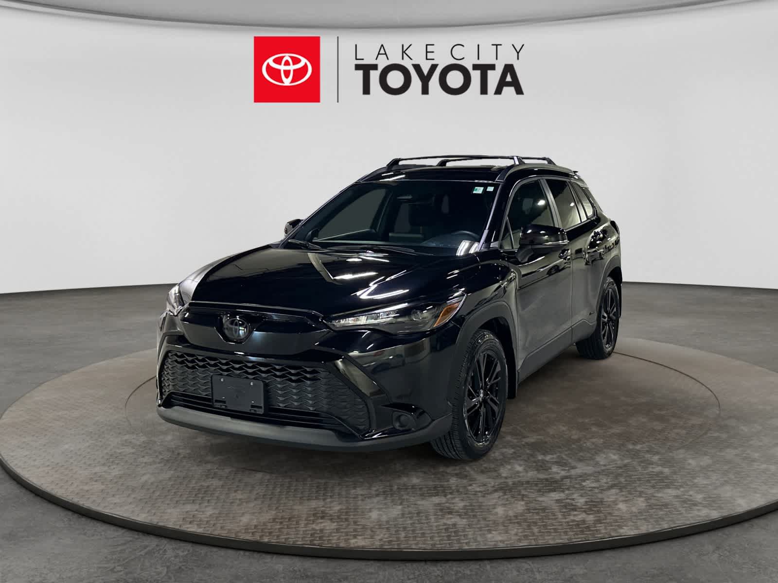 Used 2024 Toyota Corolla Cross AWD Hybrid w/ Moonroof Package image 1