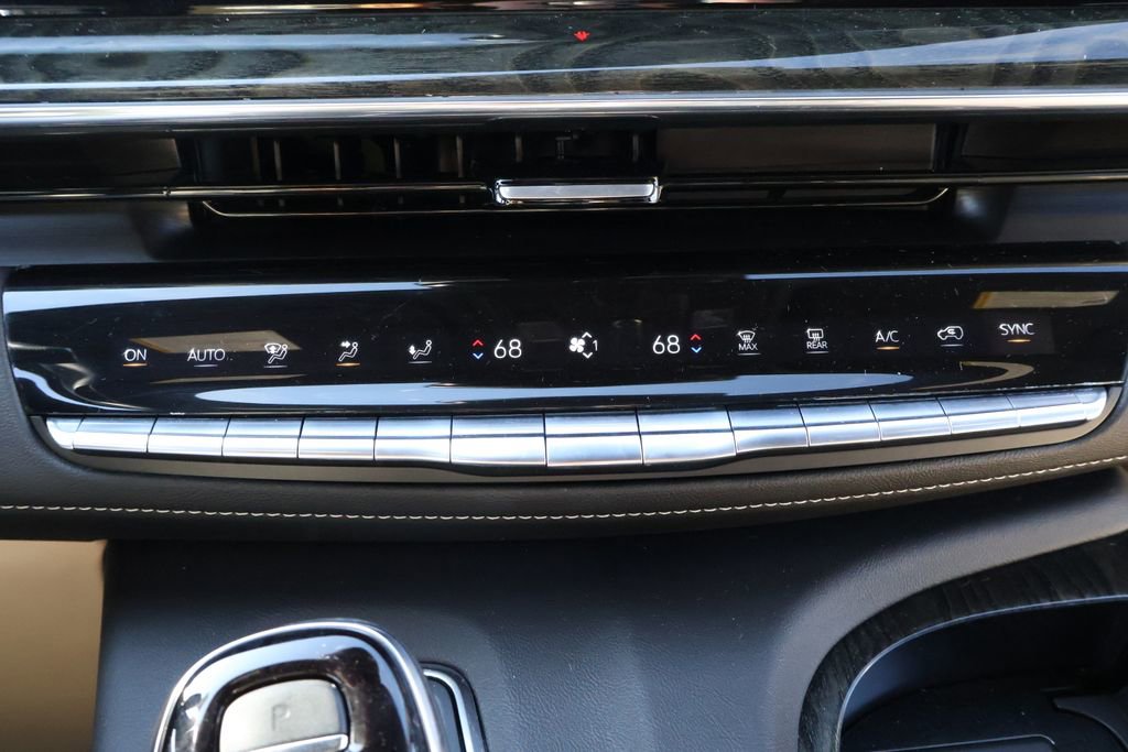 Used 2023 Cadillac Escalade Premium Luxury w/ Performance Package image 28