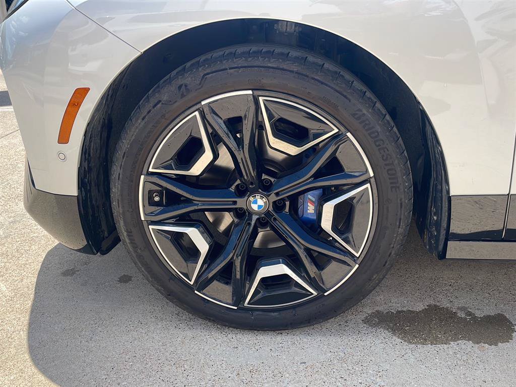 Used 2023 BMW iX M60 w/ Executive Package AWD/4WD image 8