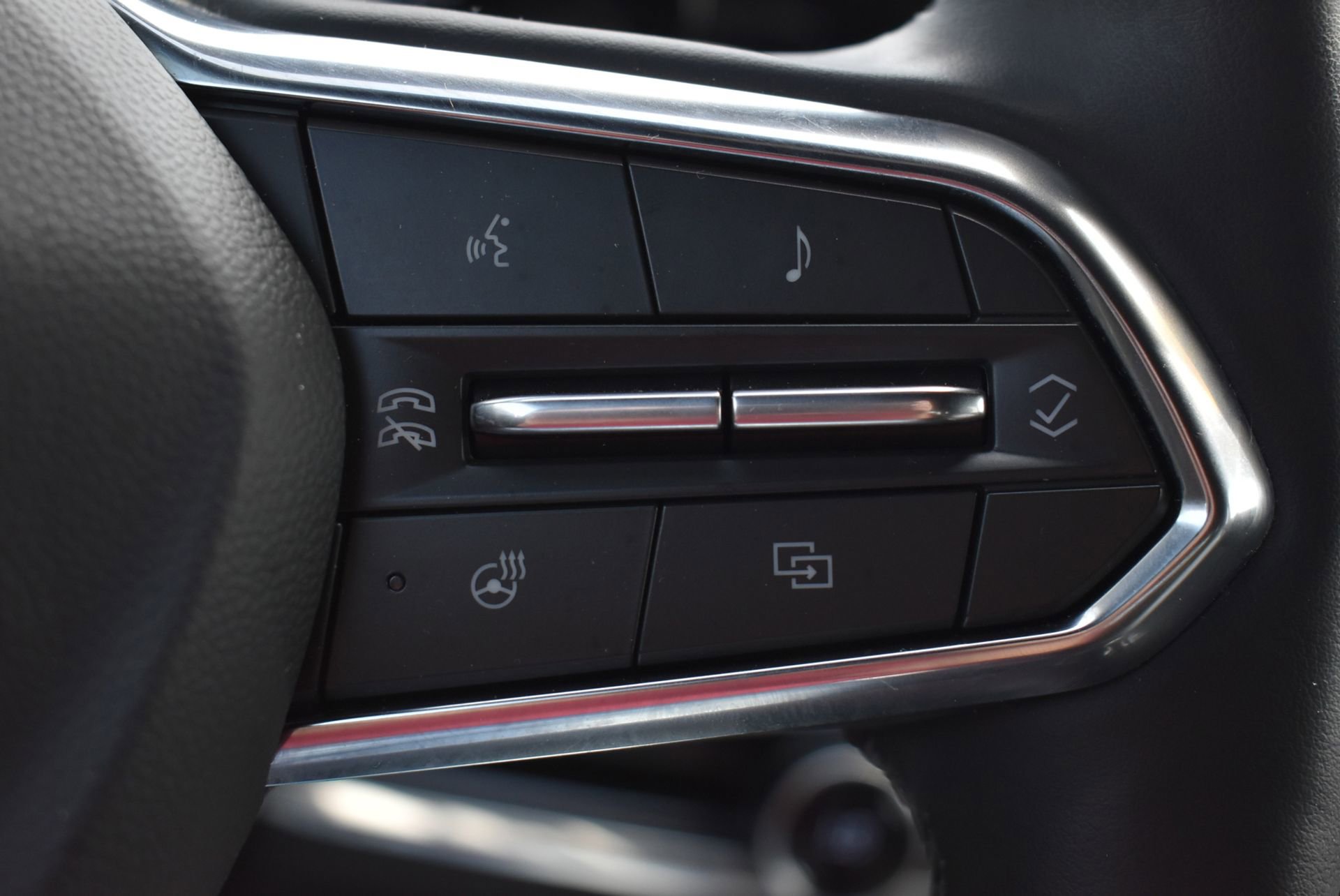 Used 2025 Chevrolet Equinox LT w/ Convenience Package II image 21