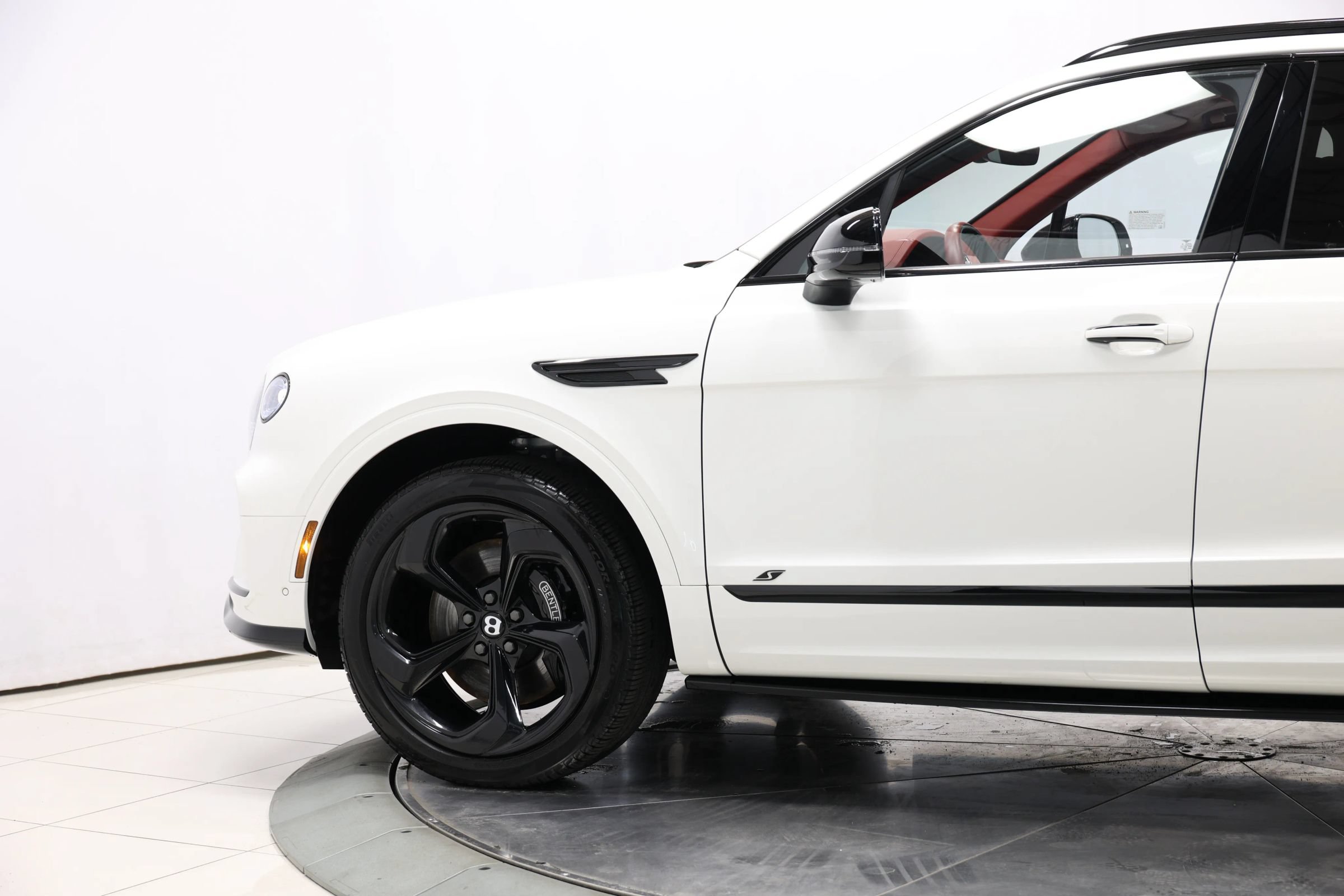Used 2022 Bentley Bentayga AWD/4WD image 6