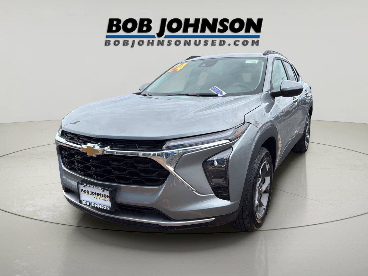 Used 2024 Chevrolet Trax LT w/ LT Convenience Package FWD image 3