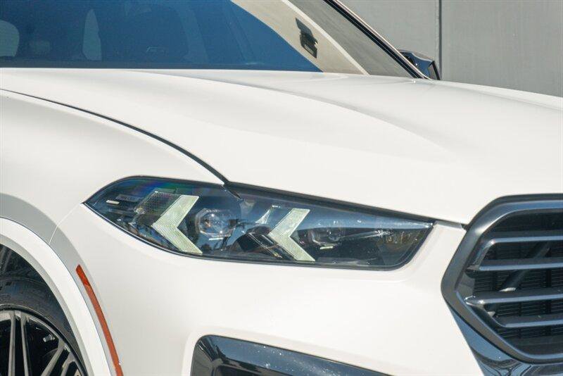 Used 2025 BMW X5 M Competition w/ Executive Package image 31