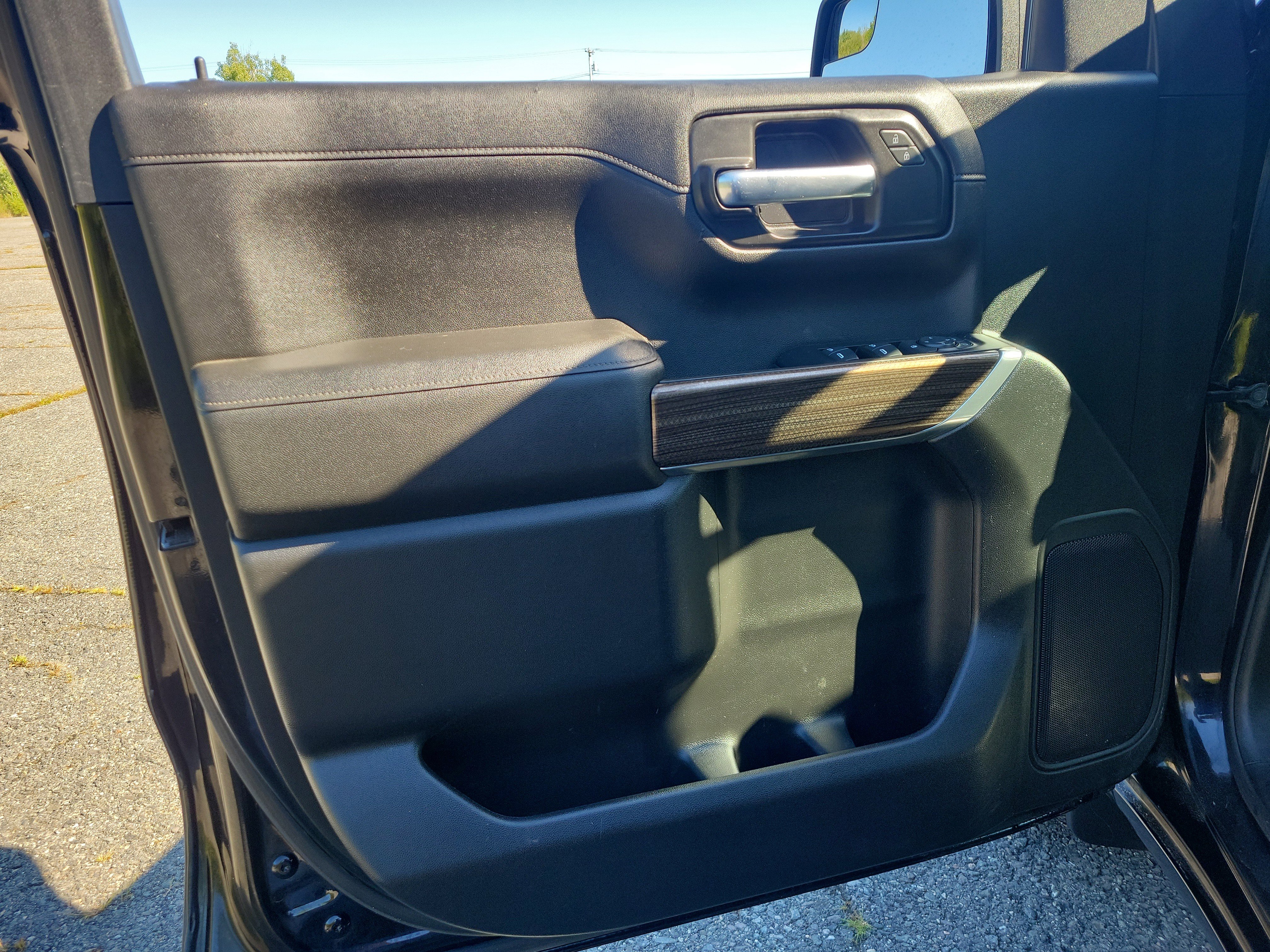 Used 2020 Chevrolet Silverado 1500 LT w/ All-Star Edition image 15
