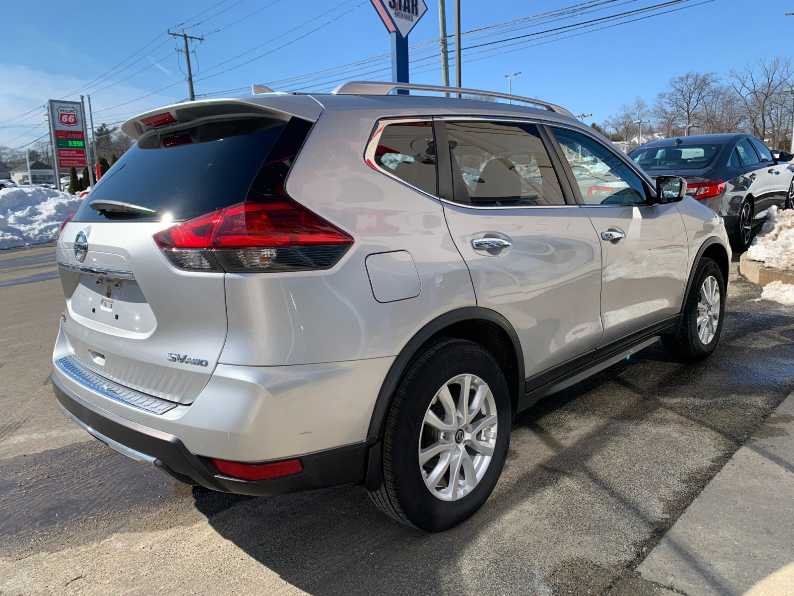 Used 2017 Nissan Rogue SV image 7