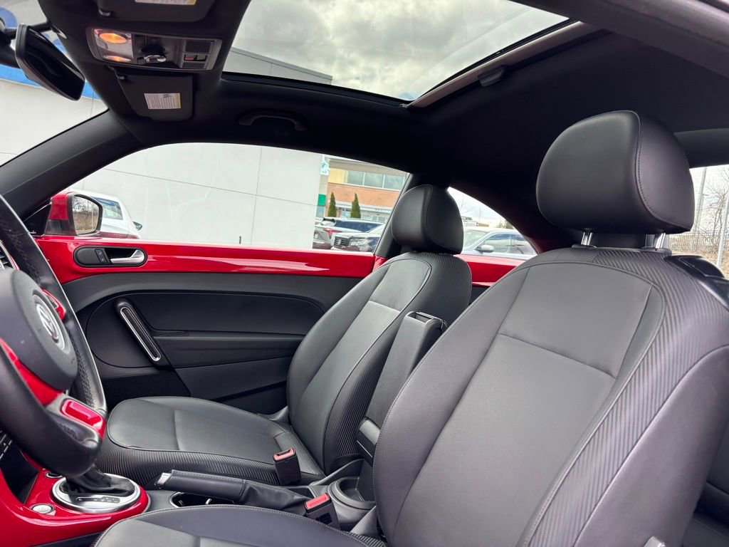 Used 2019 Volkswagen Beetle 2.0T SE image 9