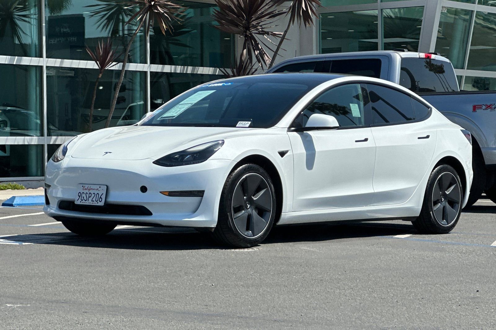 Used 2023 Tesla Model 3 Standard Range image 8