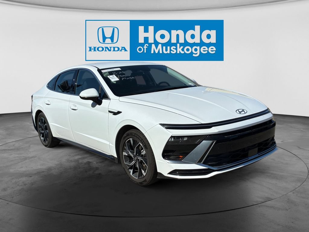 Used 2025 Hyundai Sonata SEL FWD image 3