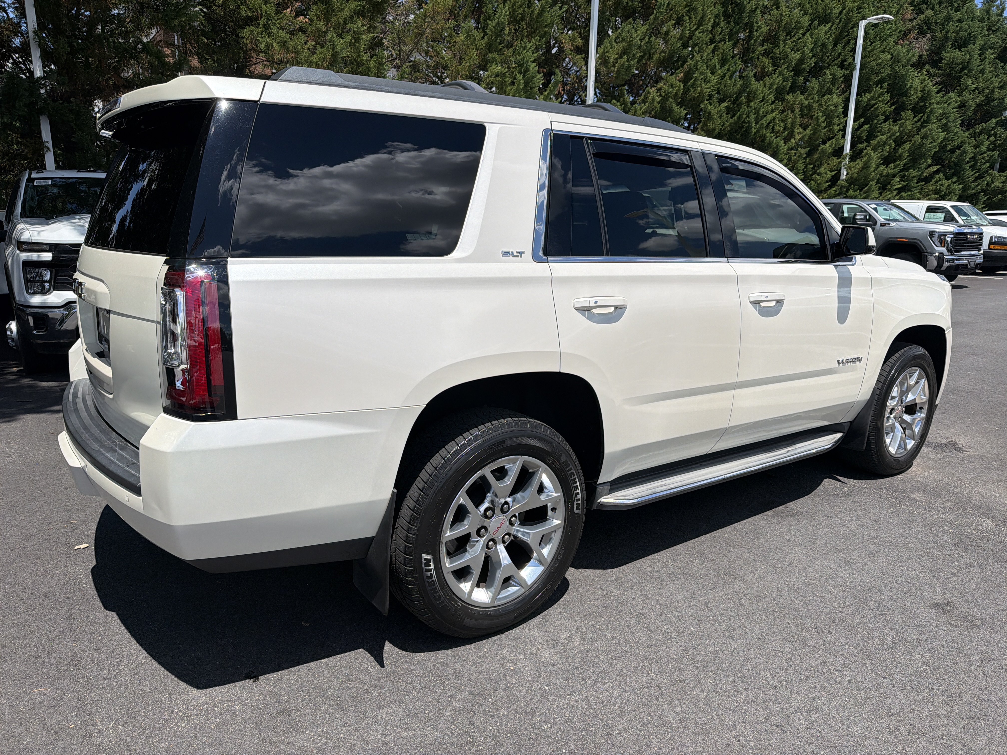 Used 2015 GMC Yukon SLT w/ Open Road Package AWD/4WD image 10