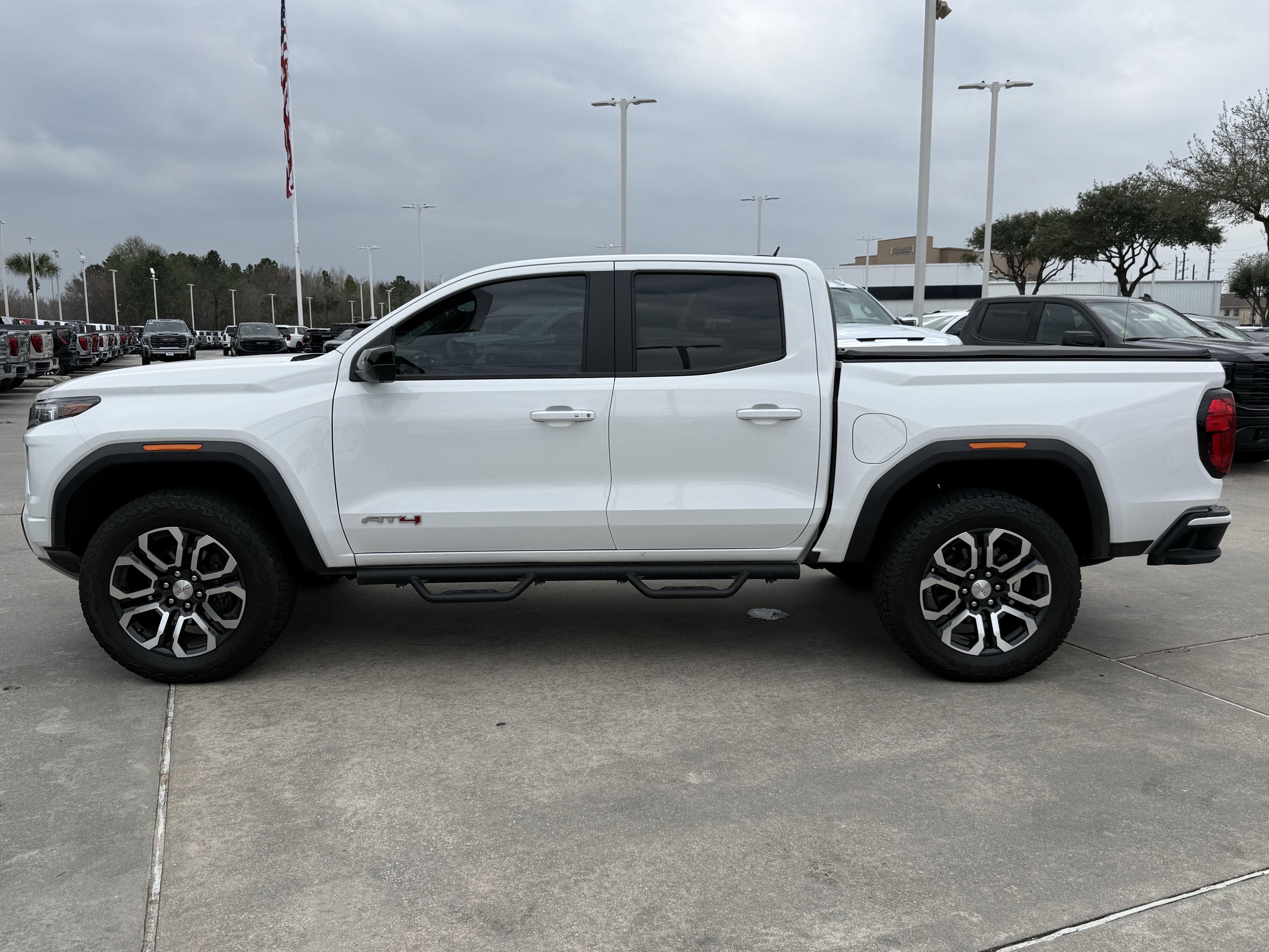 Used 2024 GMC Canyon AT4 w/ AT4 Premium Package image 8