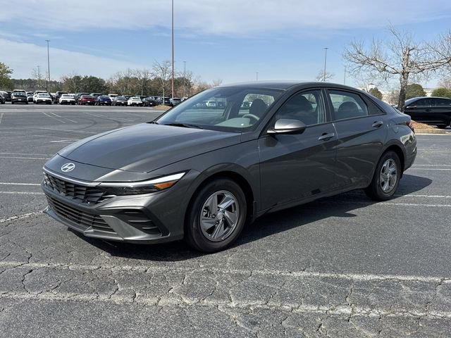 New 2026 Hyundai Elantra SE image 3