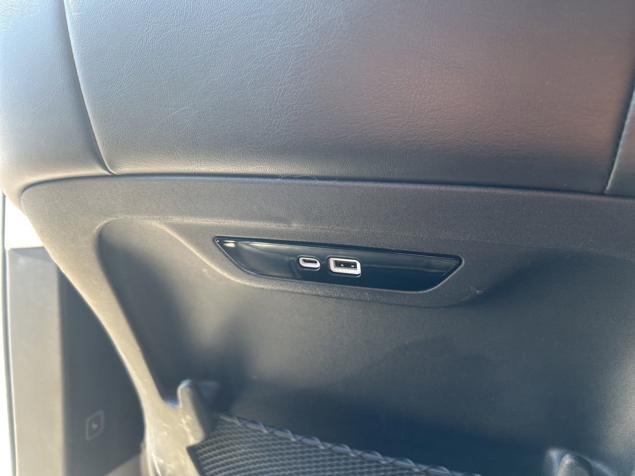 Used 2024 Chrysler Pacifica Touring-L image 34