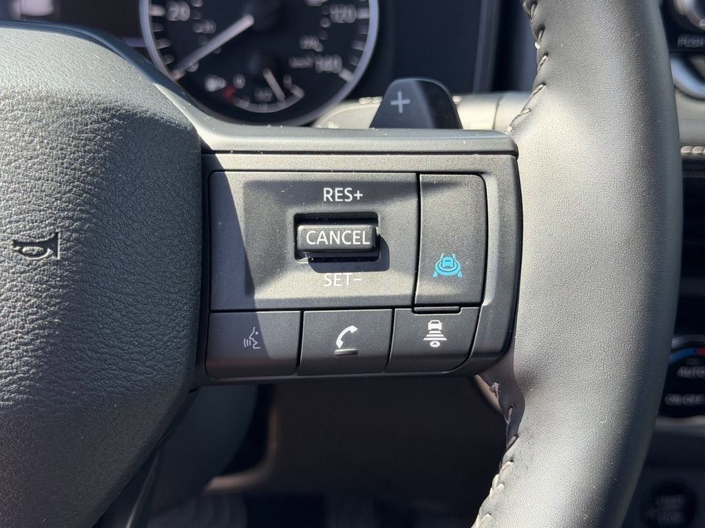 Used 2025 Nissan Rogue SV FWD image 22