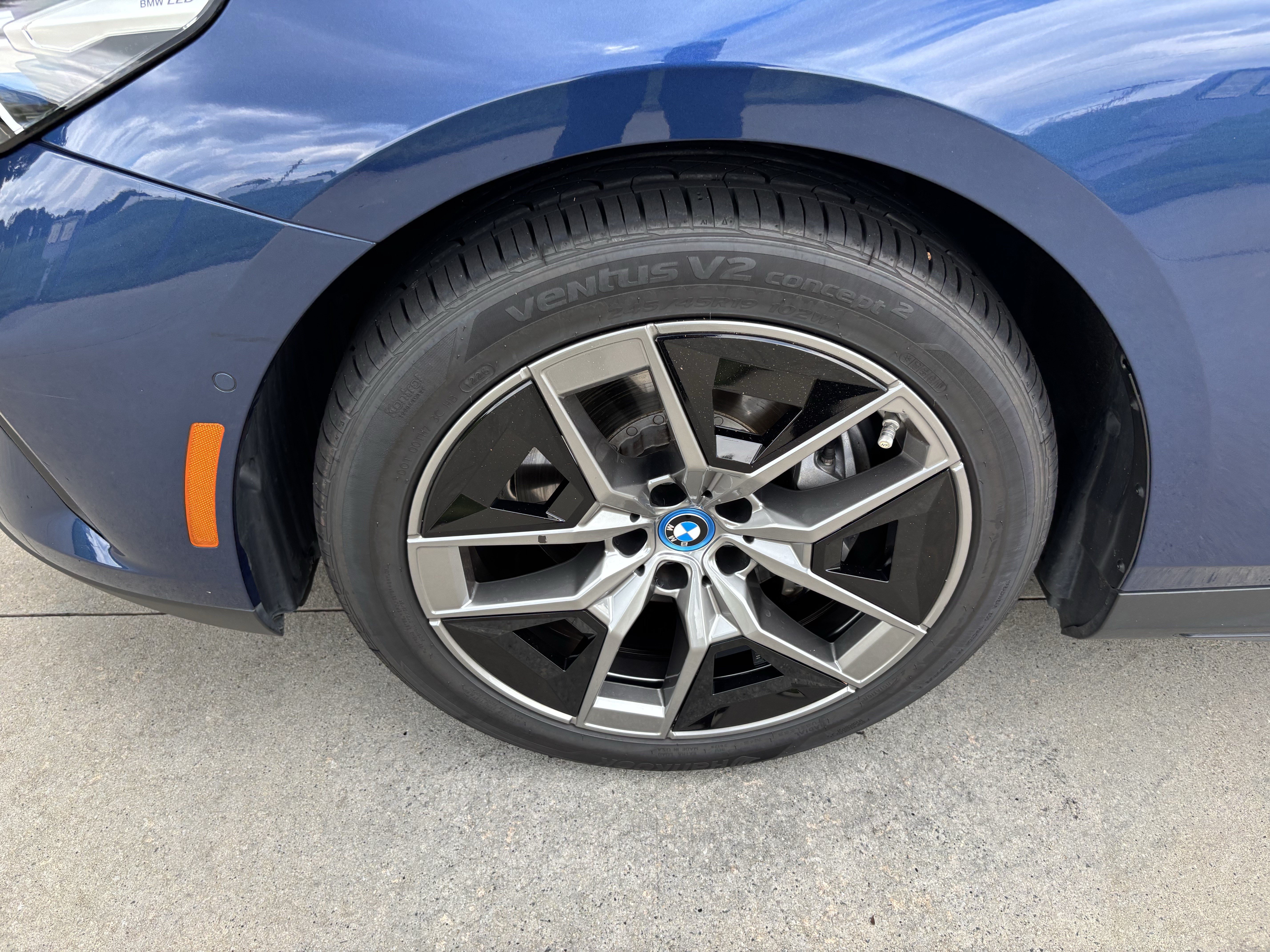 Used 2024 BMW i5 eDrive40i w/ Convenience Package RWD image 13