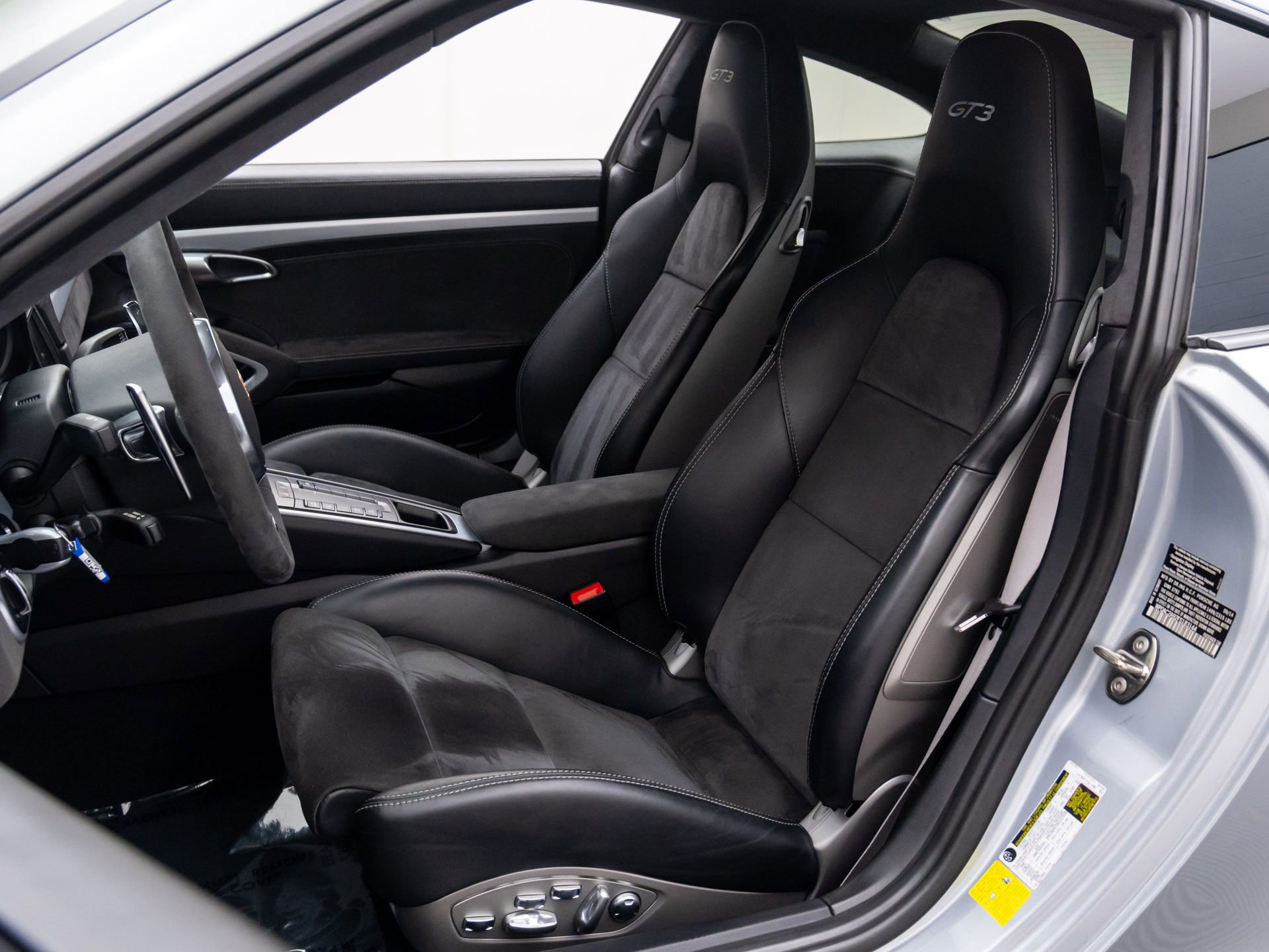 Used 2015 Porsche 911 GT3 image 5